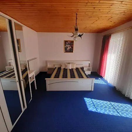 Fodi Apartament *